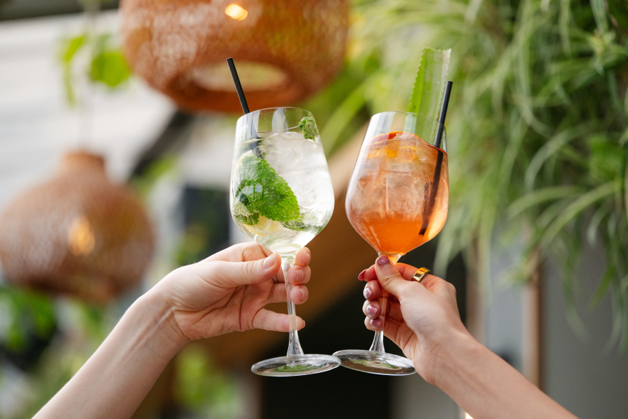 2-for-1 Drinks at The Broadcaster 